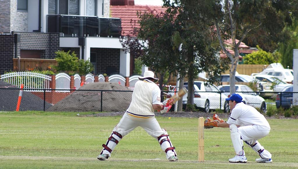 footscray-united-cc 24-11-13 DSC00094 crop