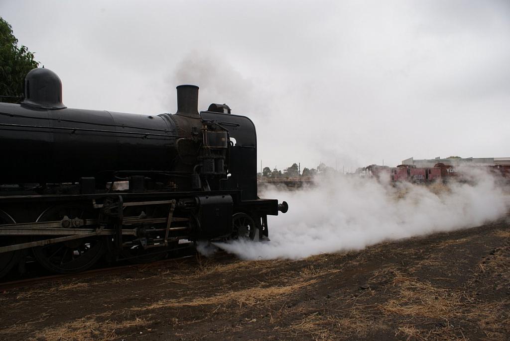 Steamrail Yard Setup - 27-Feb-2010 - 027 of 126 --- [DSC00139 - 1280x768]