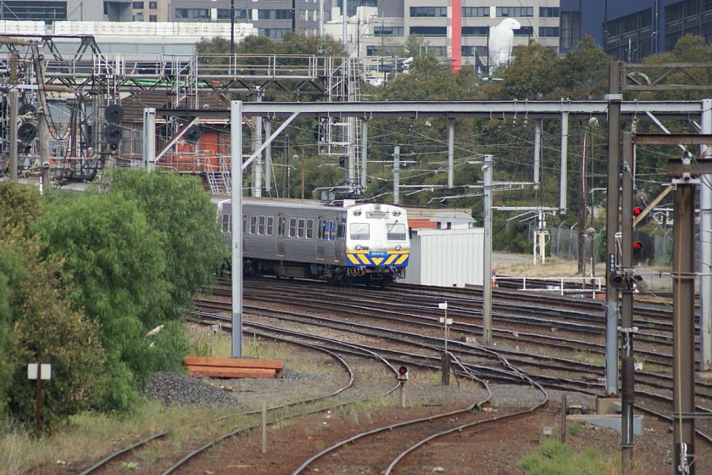 North Melbourne Gunzelling - 9-Apr-2010 - 060 of 142 --- DSC01754 [1280x768]