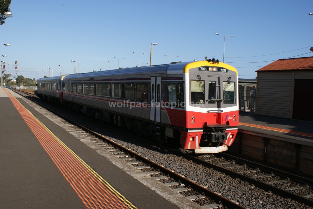 Sprinters 7021--7022 - Melton Station - 15-2-2010 - 06 of 12 --- DSC09975 [1024x768]