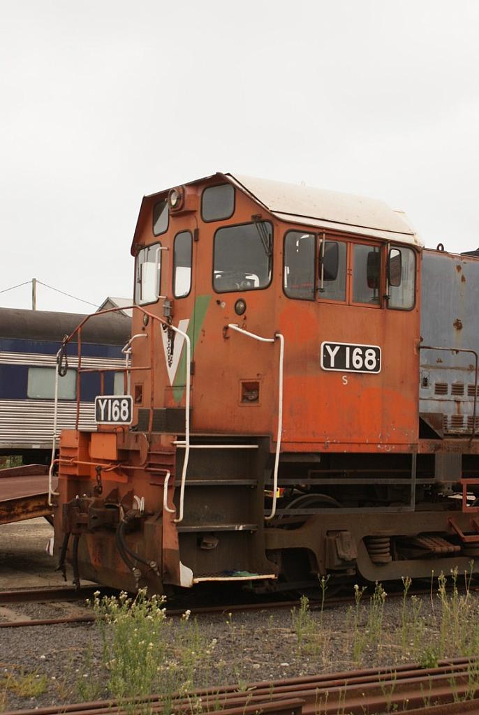 Steamrail Yard Setup - 27-Feb-2010 - 009 of 126 --- [DSC00121 - 1280x768]