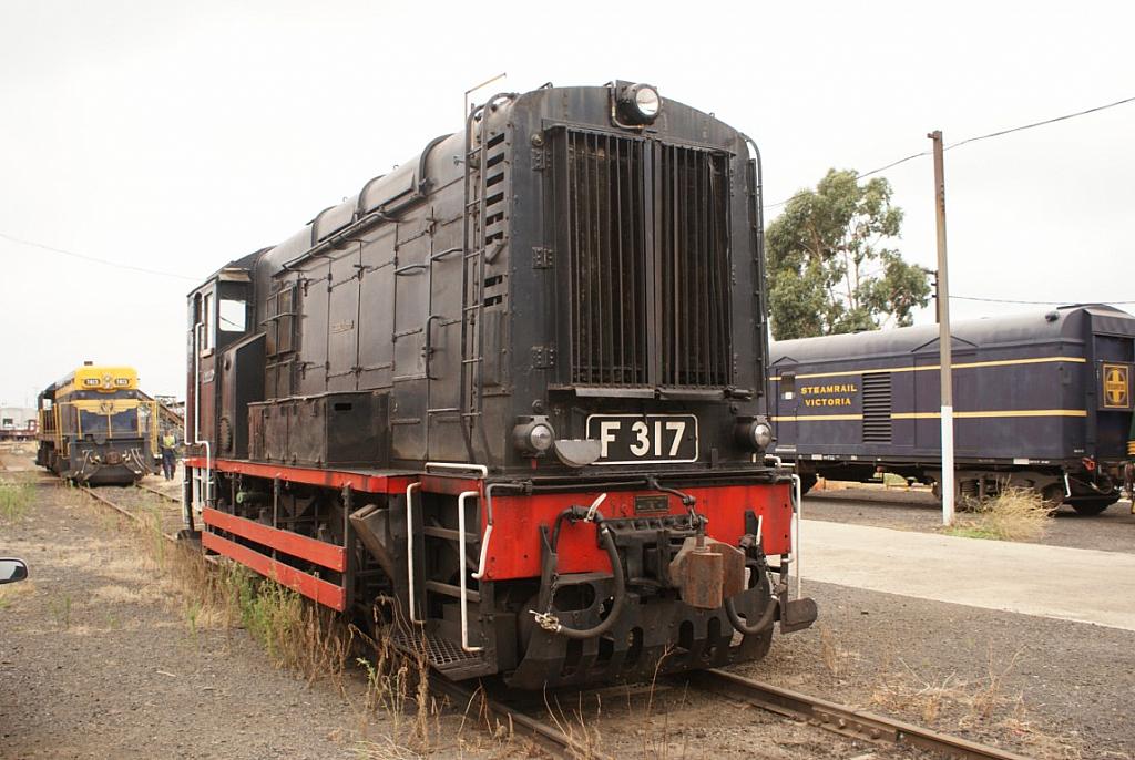 Steamrail Yard Setup - 27-Feb-2010 - 012 of 126 --- [DSC00124 - 1280x768]