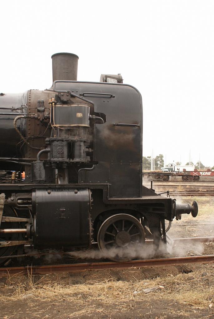 Steamrail Yard Setup - 27-Feb-2010 - 024 of 126 --- [DSC00136 - 1280x768]