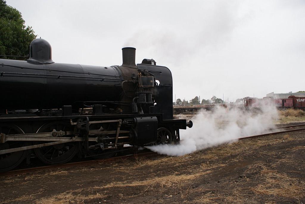 Steamrail Yard Setup - 27-Feb-2010 - 025 of 126 --- [DSC00137 - 1280x768]