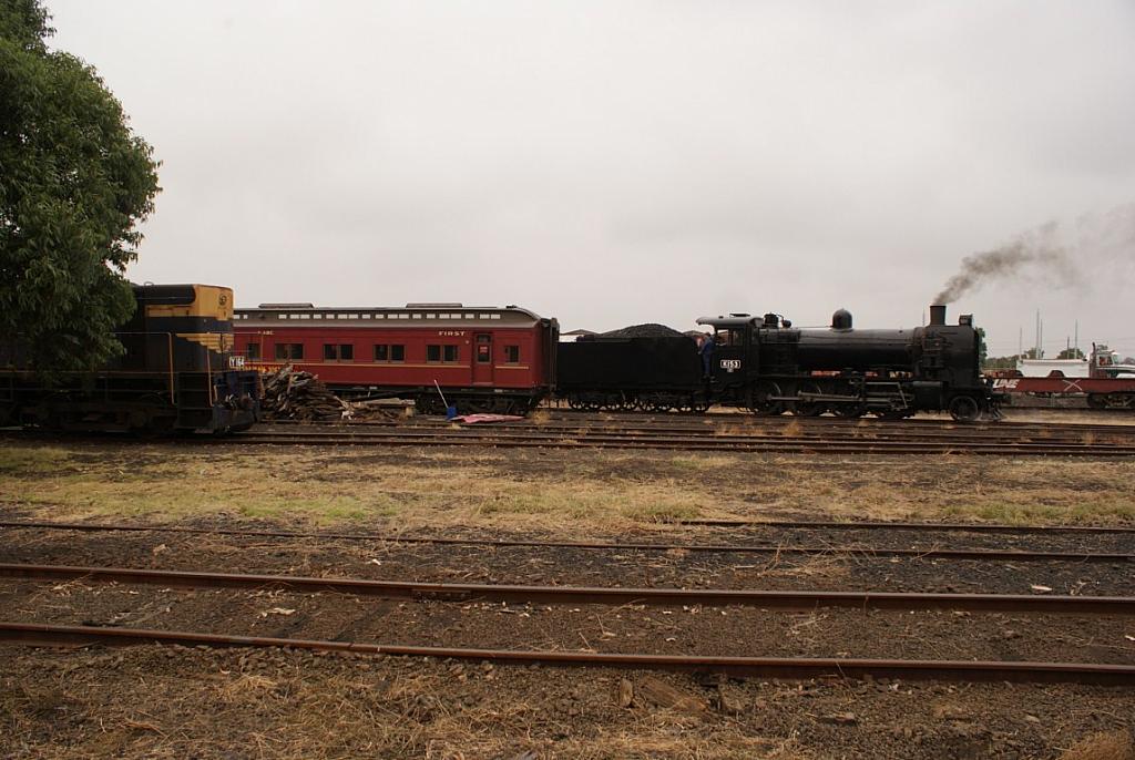 Steamrail Yard Setup - 27-Feb-2010 - 044 of 126 --- [DSC00161 - 1280x768]