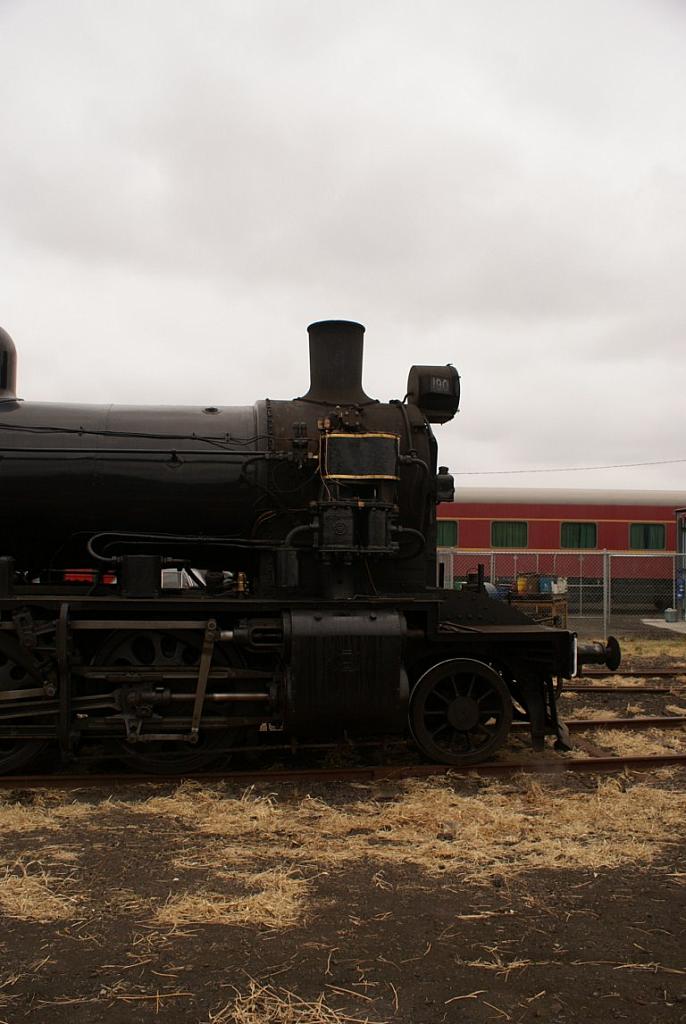 Steamrail Yard Setup - 27-Feb-2010 - 100 of 126 --- [DSC00221 - 1280x768]