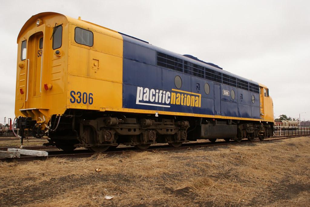 Steamrail Yard Setup - 27-Feb-2010 - 116 of 126 --- [DSC00237 - 1280x768]