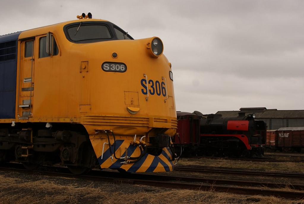 Steamrail Yard Setup - 27-Feb-2010 - 119 of 126 --- [DSC00240 - 1280x768]